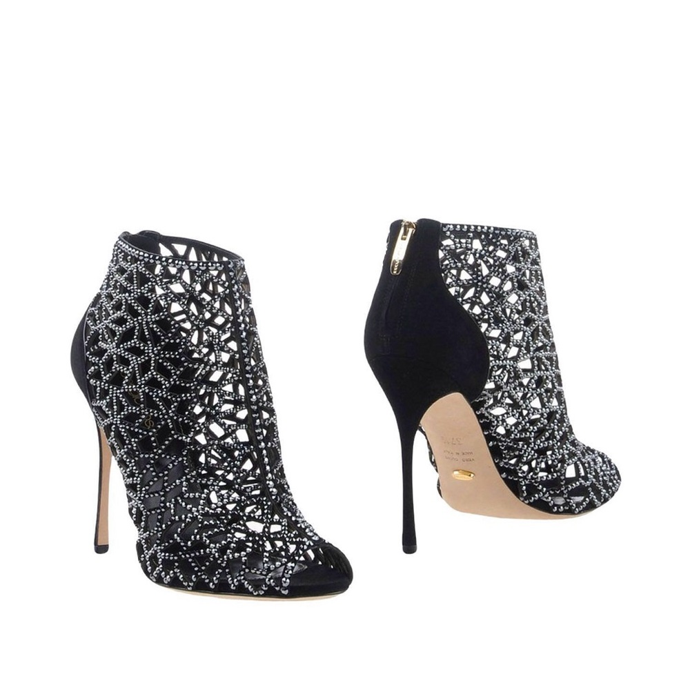 Sergio Rossi Black Heels Classic Elegance